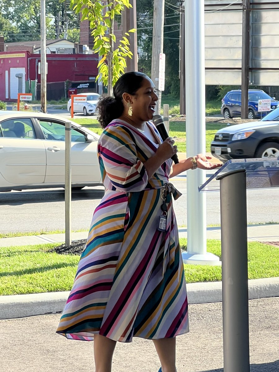 JenniferHurd4's tweet photo. Thanks @Griff4CLE6 @KaramuHouseInc @CityofCleveland for helping @BankofAmerica celebrate our financial center at Carnegie and 79th! https://t.co/8odPXdEo9X