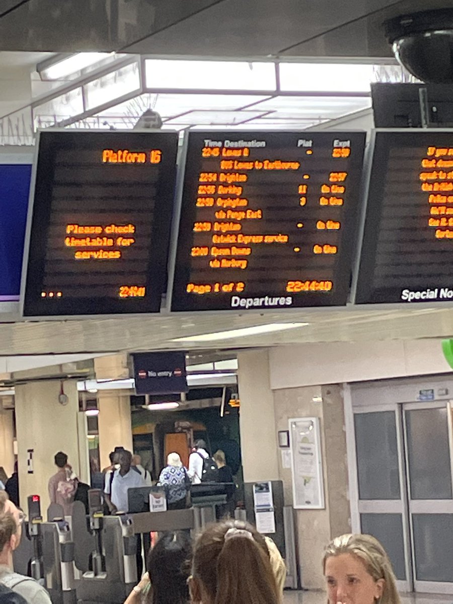 As usual <a href="/SouthernRailUK/">Southern</a> know exactly what is happening but gave no intention of telling hard working customers