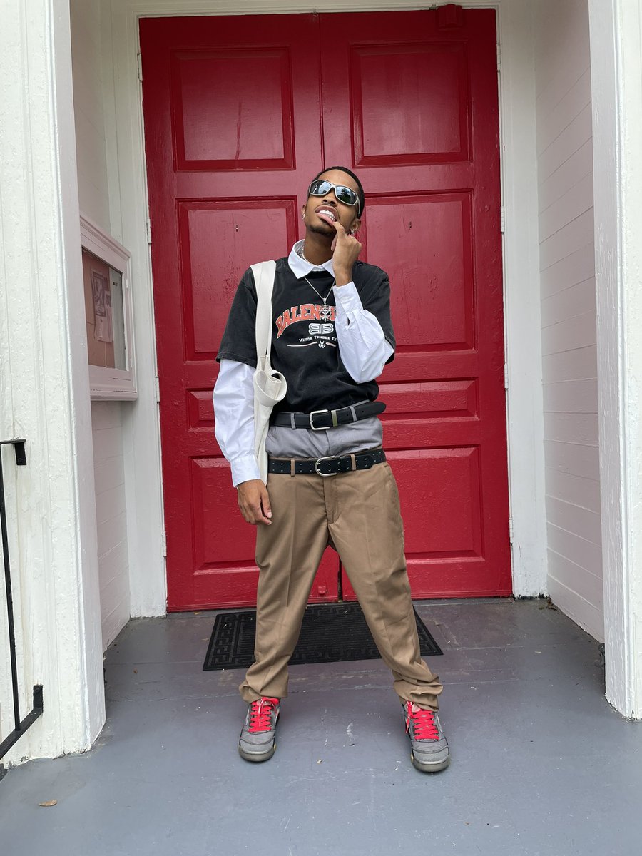tr3ytheog's tweet photo. You can’t fit in my pockets 🪐🫶🏽 https://t.co/yZBs0EbtGg