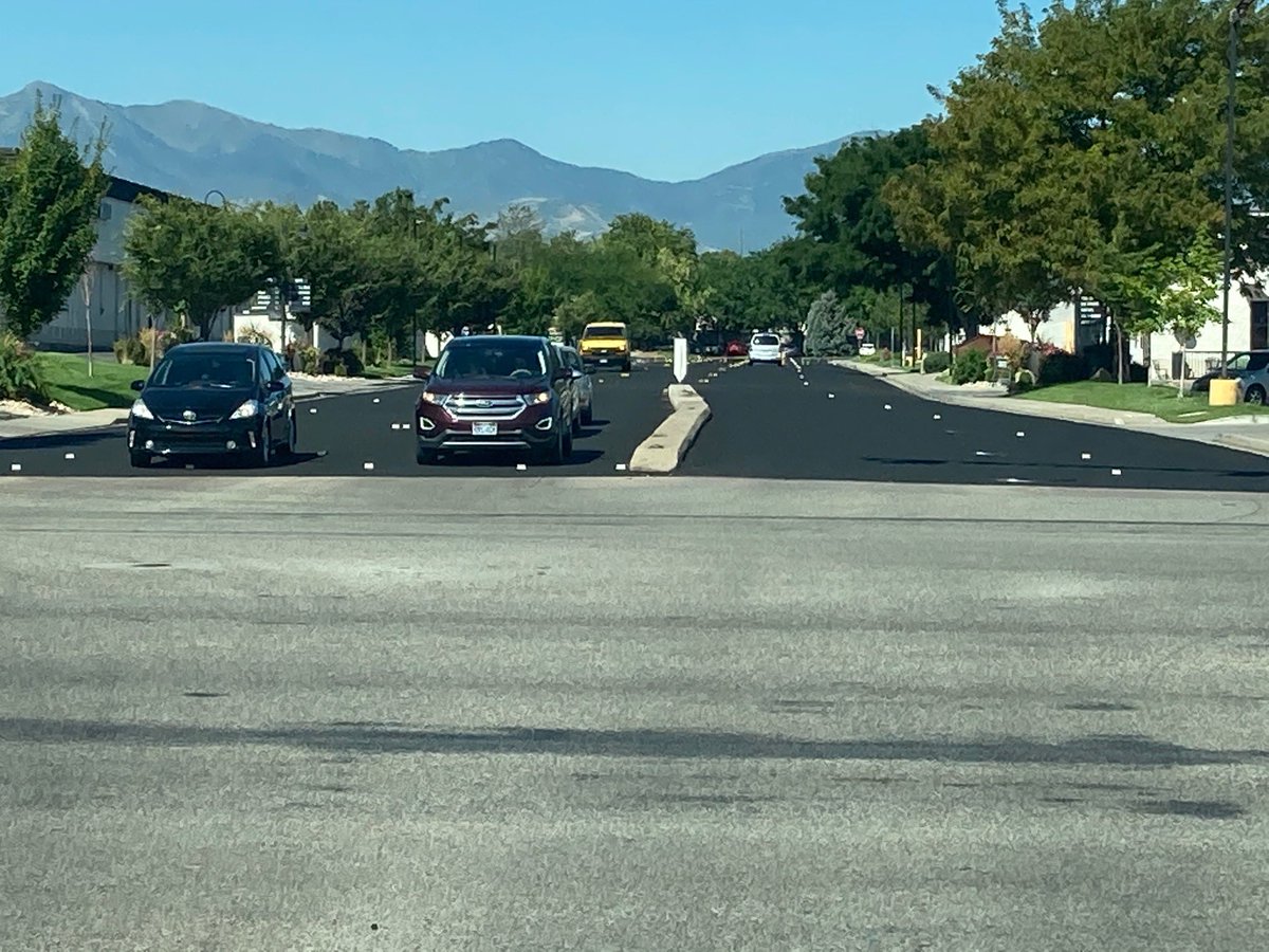 SLCoPublicWorks's tweet photo. Nothing like a fresh new road- 5600 South ✨Taylorsville #utah #micropave #publicworks #SLCoPW #publicworkswednesday https://t.co/dee1pNCtL9