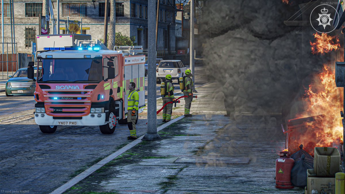 SYRPC_1380's tweet photo. If you’re looking for place to call home, join SYRPC? 

The following divisions are open:
- South Yorkshire Police
- Atlas Comms (FCC) - GTA not required.
- South Yorkshire Fire &amp; Rescue Service
- Yorkshire Ambulance Service

Apply via the website! 
#ficitonal @SYRPC_OFFICIAL https://t.co/vozKNM6h6k