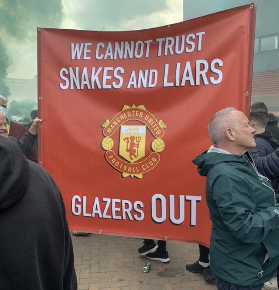 itsgokulkrishna's tweet photo. In just span of two weeks, there comes the banner. Eager to watch #MUNLIV this weekend. Glory Glory Man Utd. #ManchesterUnited #ggmu https://t.co/J8t9I3GNuX