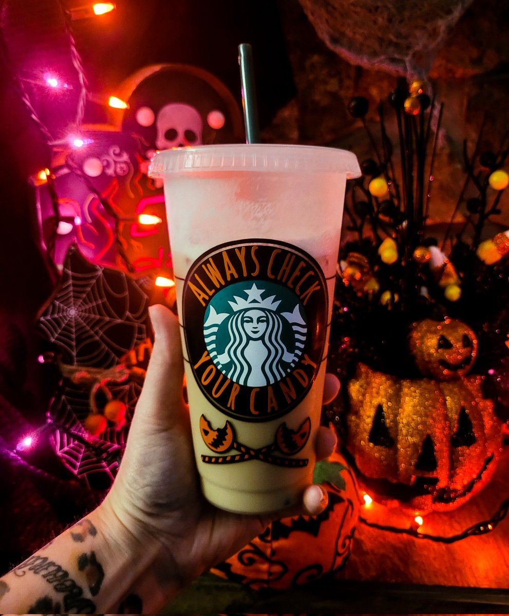 SpookyHorrorGal's tweet photo. Iced coffee break. ๐ญ๐๐ค
#AlwaysCheckYourCandy #icedcoffee #horror #horrormovies #horrorfam #horrorfamily #halloween #ilovehalloween #octobersoul #trickrtreat #sam https://t.co/nHQx7TwxBu