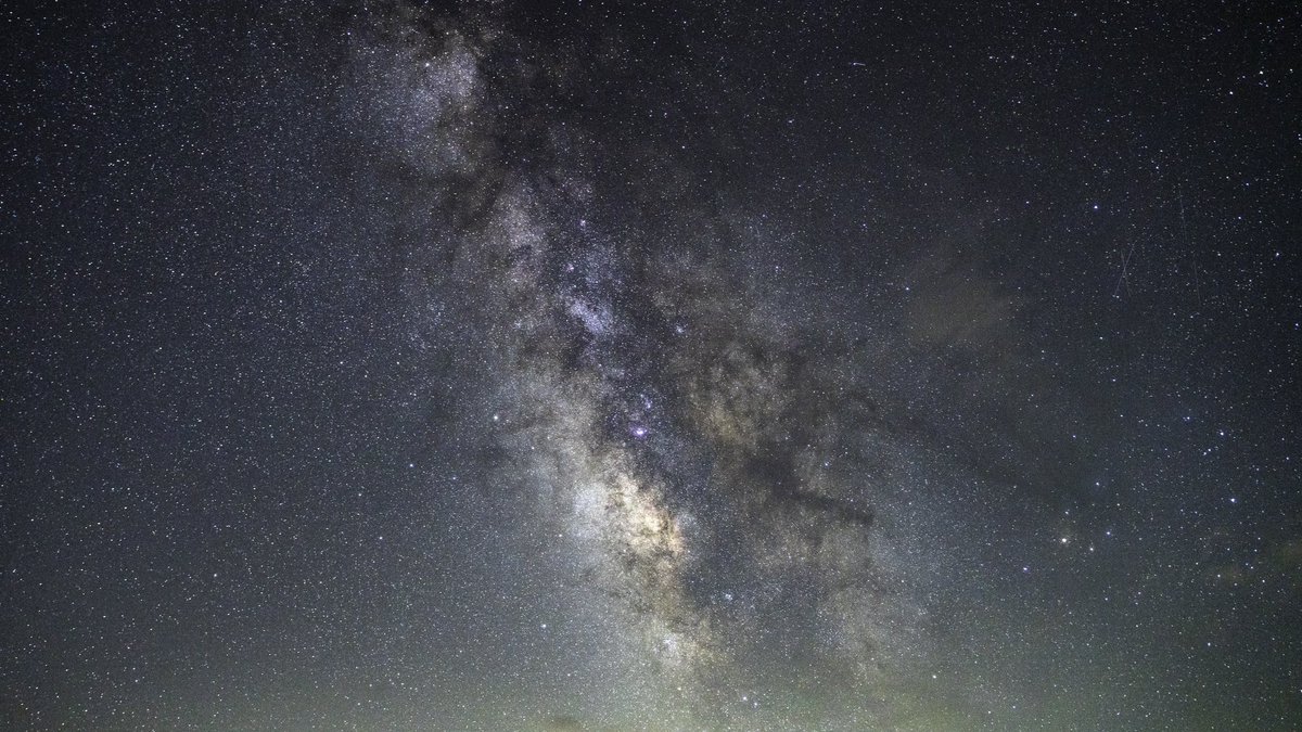 Prestons_Astro's tweet photo. There is just something incredible when you can actually see the core not only through camera but even in person and with your own eyes 8/15/22 #Astronomy #MilkyWayGalaxy #stars #NightSky #Weather #AZwx #Astrophotography #NightSkyPhotography #Galaxy #Galactic #Arizona #Sky #Photo https://t.co/ktiF4Ps4LZ