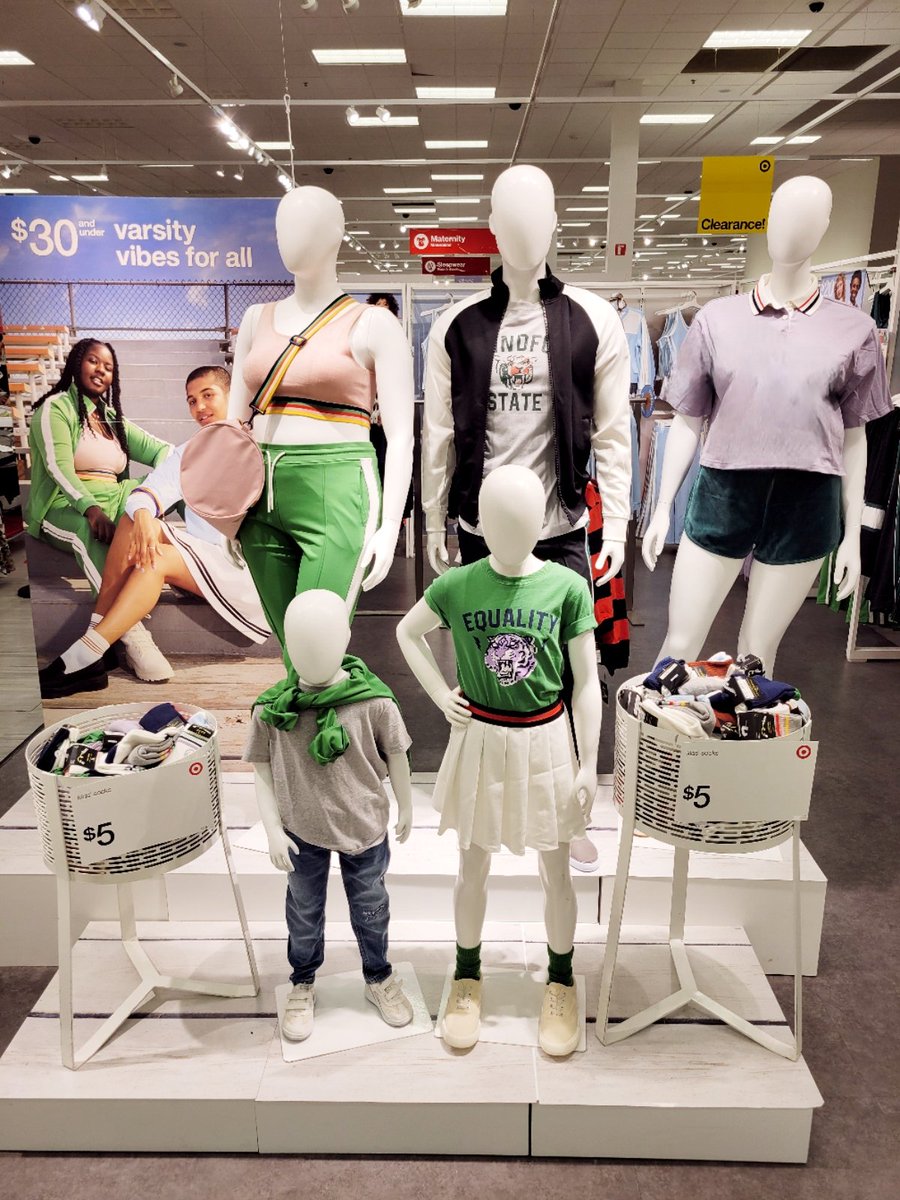 MarkeishaWrigh1's tweet photo. Hometown Heroes shop @target. #T1401. I enjoy doing these sets. #worksomewhereyoulove #targetvm #vmstyle @lashawnwh29 https://t.co/XUhrx2TBoF