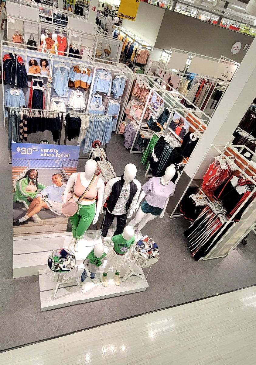 MarkeishaWrigh1's tweet photo. Hometown Heroes shop @target. #T1401. I enjoy doing these sets. #worksomewhereyoulove #targetvm #vmstyle @lashawnwh29 https://t.co/XUhrx2TBoF