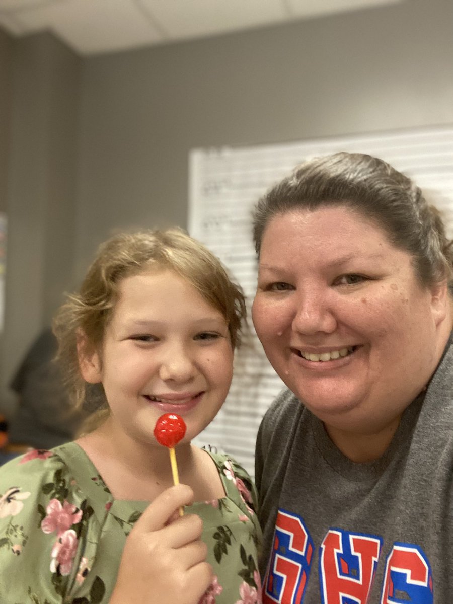 AMorrisGHS's tweet photo. When your favorite #futuremustang comes to your room and tells you after school that you forgot your own first day of school pic, you also get one of you together. #GCISDFirstDay #STEMgirl #rahrahrahmustangsfight #onceamustangalwaysamustang https://t.co/Kt7D2NLCo8