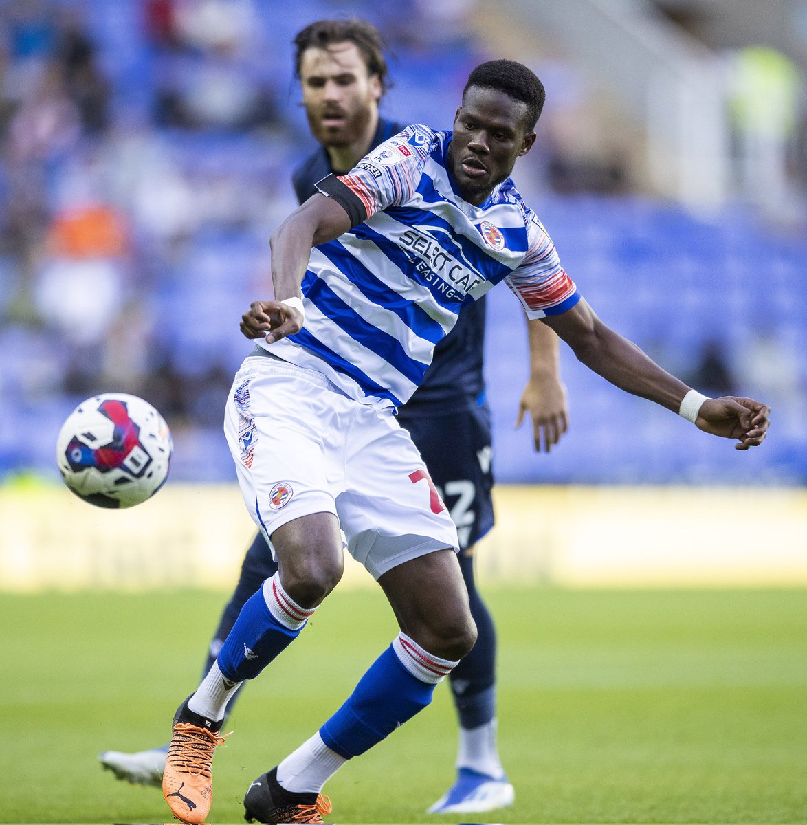 13footballC's tweet photo. Loum Ndiaye titulaire et Reading victorieux face à Blackburn Rovers (3-0) Reading 8ème au classement avec 6 points. 
#Championship 
#fcreading
#loumndiaye https://t.co/EMyoU37zlX