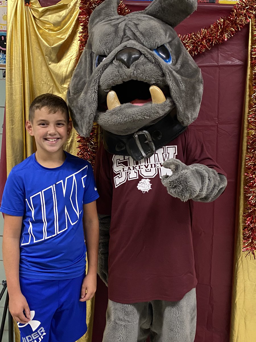 LakeviewLoop's tweet photo. We are so ready for a GREAT year at Lakeview! https://t.co/SBLps1jMyT