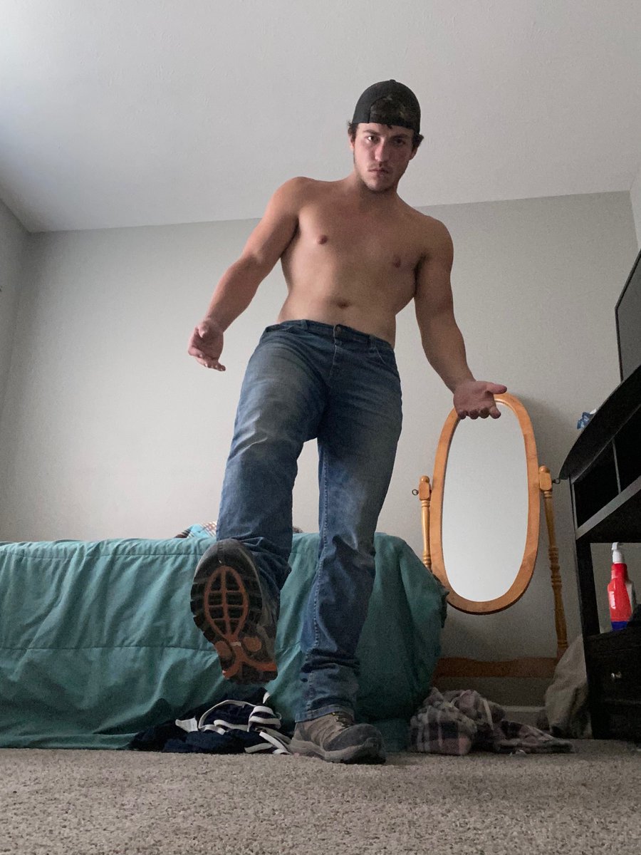 mastercash645's tweet photo. Finally off work, do you like jeans and work boots? Hop in my dms right now if you are ready for some custom vids😈
#feetworship #feet #findom 
@RT4Masters2 @rt_feet @rt4dom @FOOTMASTERSRT https://t.co/xlewUSzF1O