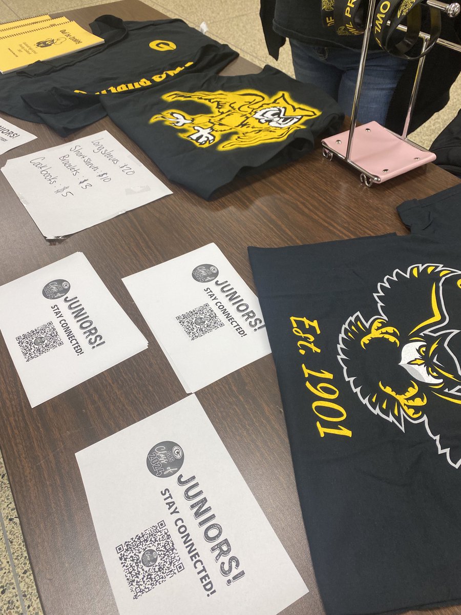 GHS_Owls's tweet photo. Y’all come on out and get some spirit wear and Meet the Teachers! We are ready to see you! Gig’em Owls! #ChooseThe Original https://t.co/Ziz56WKNIk