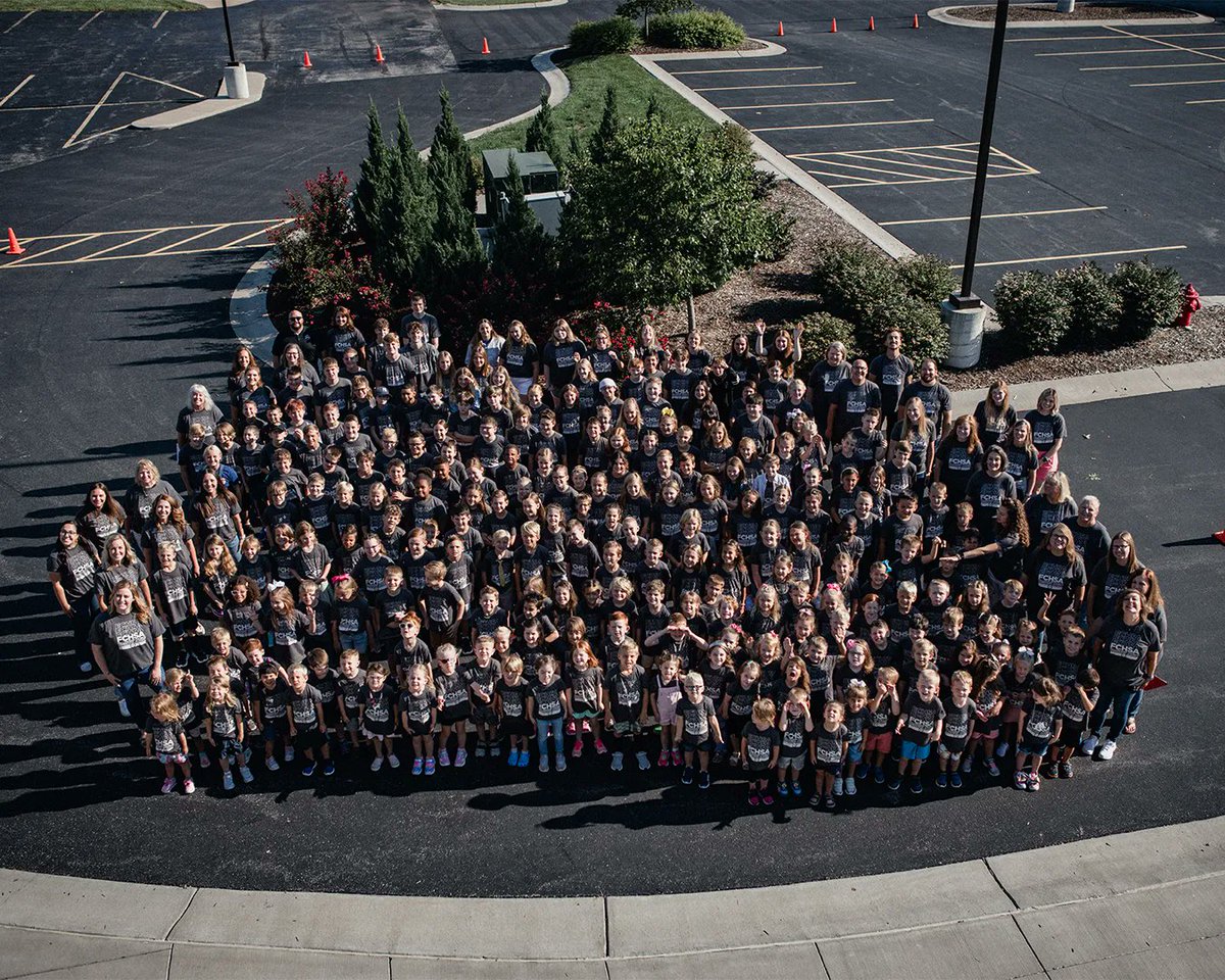 fcfamilykc's tweet photo. Today was the first day of school at the Fellowship Church Home School Academy! We are excited to help to train up hundreds of kids in education that is based on scripture. Pray for our teachers as they work their hardest to do just that! #fctogether #fchsa https://t.co/UdJdqzLNAX
