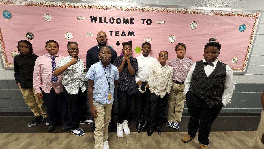 WeaverMiddle's tweet photo. 6th graders Dressed for Success on Winning Wednesday at Weaver Middle School: Building Student Leaders #Built4Bibb #WeaverStrong @BibbSchools https://t.co/6iDSfscUpM