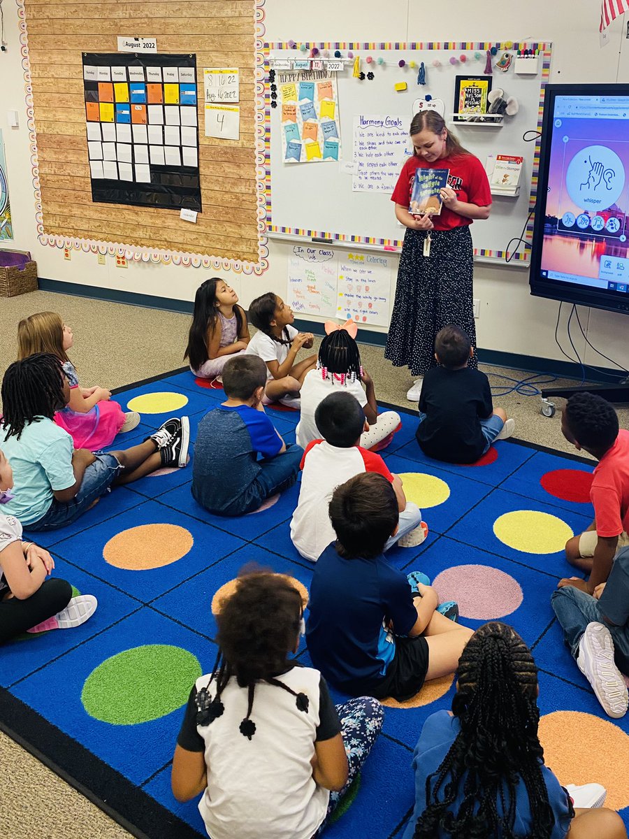 MrsRobersonCFB's tweet photo. The love of reading is exemplified all throughout @McKamyElem 🌟@mpruitt1 @rlangston731 @CFBISD #cfbproud https://t.co/ZJWHTRSPuU