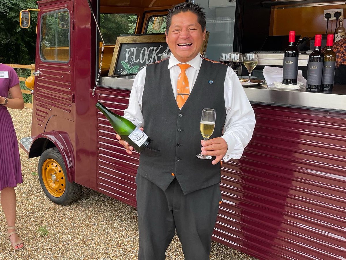 What a great time - this chap is awesome and that bottle of Wellhouse cider is equally awesome- made form the apples in the Orchard. It’s not usually my weapon but I so enjoyed this one. Great hospitality attitude is led from the top <a href="/Foodhero/">Danny Pecorelli</a> 👏👏👏 Everyone was so impressed.