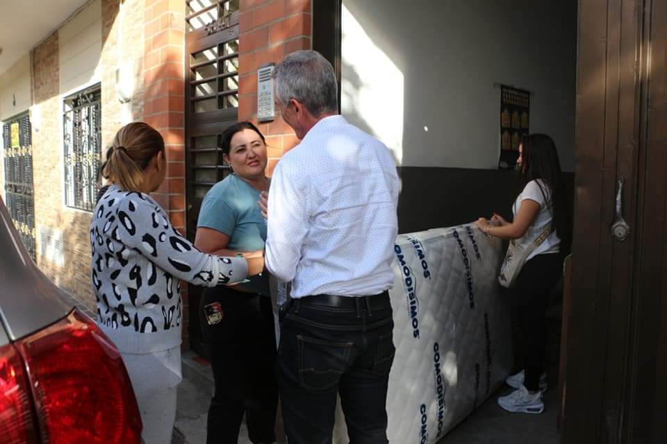 HectorAMonsalve's tweet photo. 📣 Seguimos atendiendo a las personas que se vieron afectadas por las inundaciones del pasado sábado 6 de agosto en los barrios Machado, la Asunción- sector Guadalajara, la Pedrera y la urbanización Plazuelas.

Lo anterior, siguiendo con los protocolos 📝 del CMGRD. https://t.co/hjhtrbXgu8