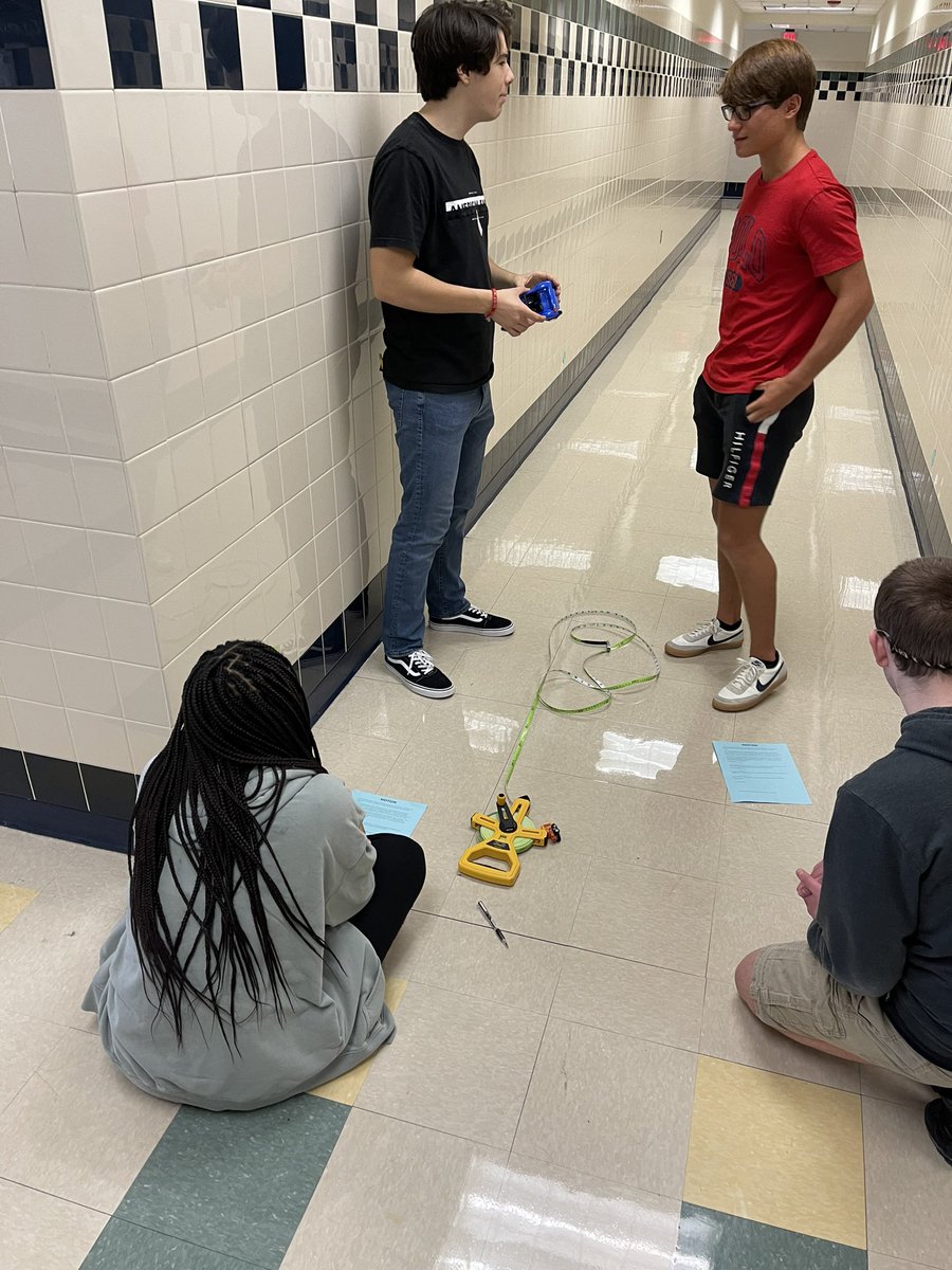 MrsSimmonsKHS's tweet photo. First day is in the books! Loved seeing our students and staff connecting &amp; building relationships on day 1! #KISDFirstDay #KellerStrong #KellerALLIN @KHSIndianNation https://t.co/LflINevOch