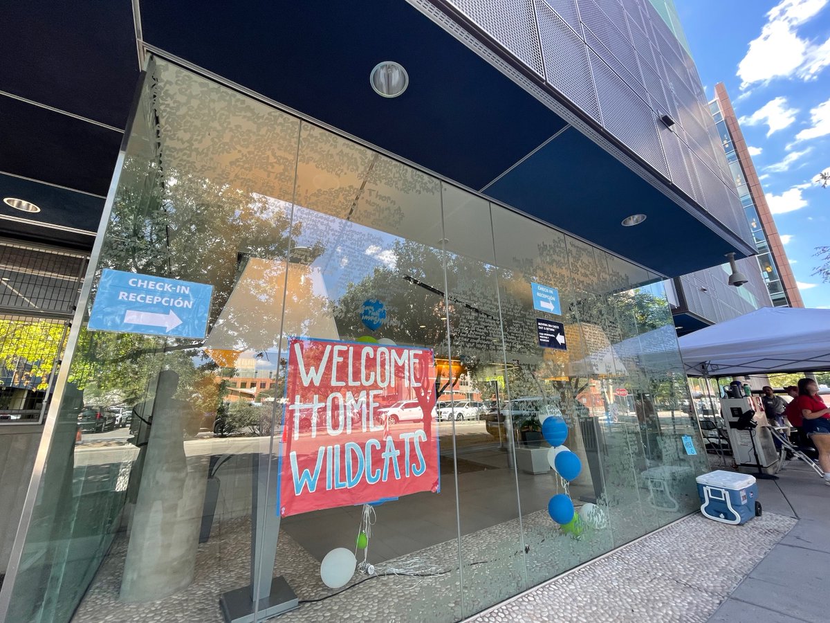 DrRobertRobbins's tweet photo. Great to see @UArizona students moving in for the start of the new academic year. Welcome Home Wildcats! @uazhousing #BearDown https://t.co/cRuxvYexNK