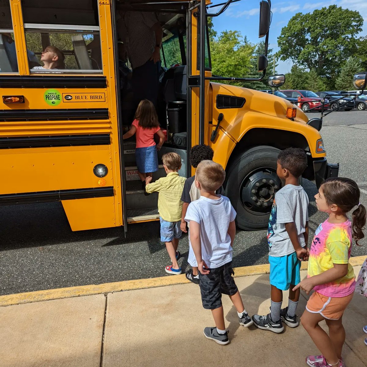 JoshRadcliffe13's tweet photo. Great to meet our newest Mustangs today at Kindergarten Orientation. Best part of the event was absolutely the bus ride!!! #eastpennProud #MustangMoments https://t.co/5lLZIfg28G
