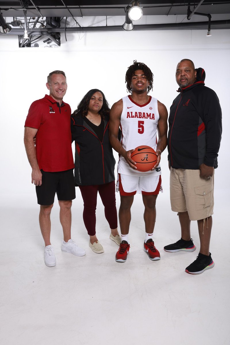 After a great visit I can say I am blessed to have earned an offer from the University of Alabama 🐘♥️🤍@AntoinePettway @AlabamaMBB @nate_oats