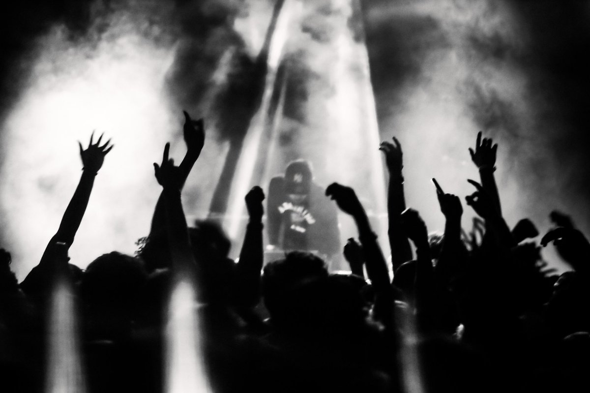 aidansvision's tweet photo. @therealmikedean I’m a Denver concert photographer &amp; been a huge fan for years! I was really hoping there was a chance I can shoot for you at The Weeknd’s Denver show tomorrow, check out my work and I’d be forever greatful 🙏🏽 https://t.co/bIchX1uNbZ https://t.co/aoLV4wYp8q