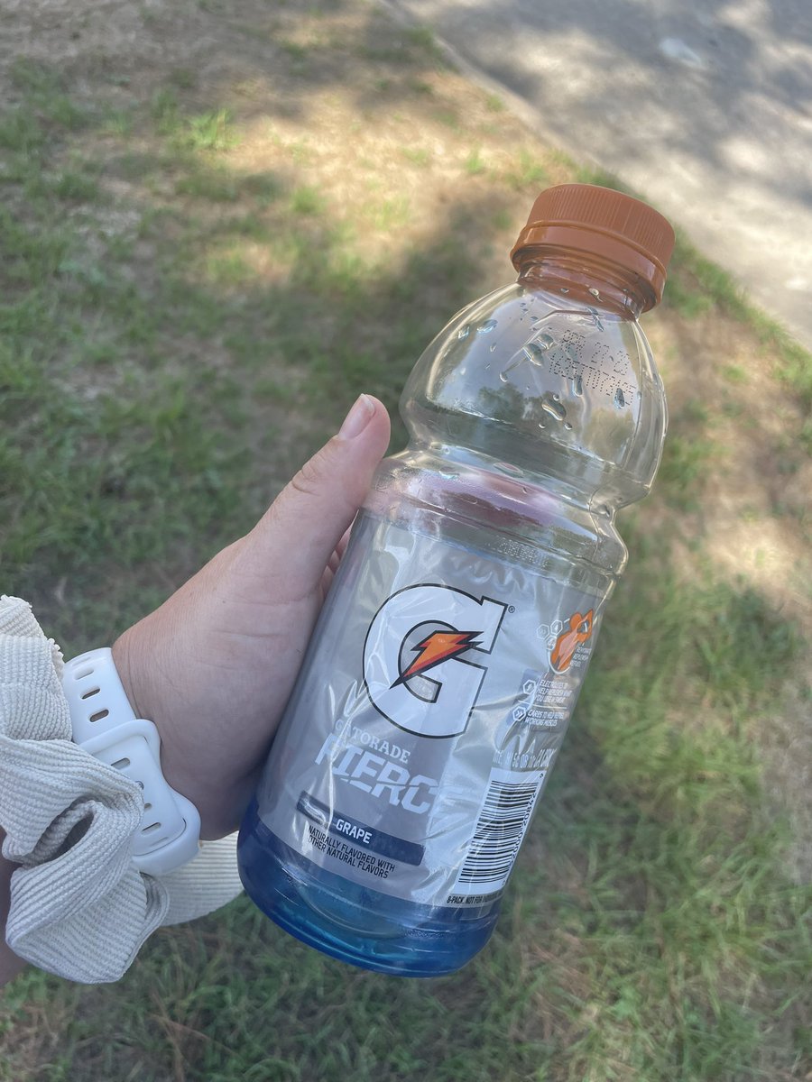 pewithcoachv's tweet photo. I can’t thank @katyisdpolice for helping us with 1st day of school car rider!!! And thanks to all the parents who were so understanding &amp; patient. One parent even gave me a Gatorade and it came in handy this hot August day. @RKELions #RKEPE https://t.co/dbOnXCSFDH