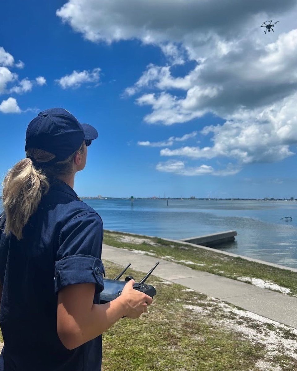 Today’s #WhatsGoodWednesday highlights #AUX Amber Porter of USCG Sector St Pete. She earned Pollution Responder quals &amp; 4 other pollution &amp; ICS quals, organized an underway SAR drone demo for 12 children of fallen Veterans, &amp; coordinated a 9/11 memorial stair climb event. BZ!🇺🇸