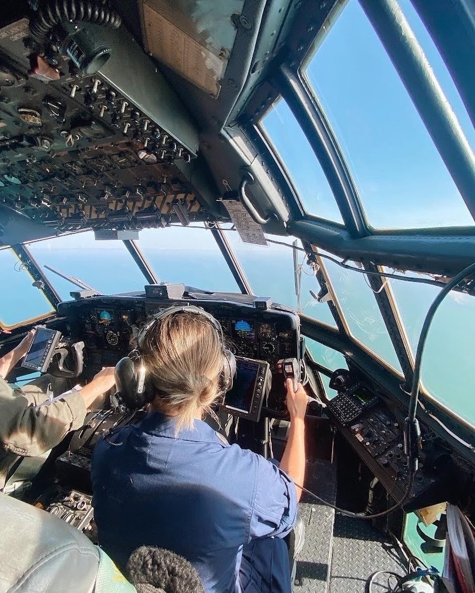 MCPOCG's tweet photo. Today’s #WhatsGoodWednesday highlights #AUX Amber Porter of USCG Sector St Pete. She earned Pollution Responder quals &amp; 4 other pollution &amp; ICS quals, organized an underway SAR drone demo for 12 children of fallen Veterans, &amp; coordinated a 9/11 memorial stair climb event. BZ!🇺🇸 https://t.co/M0hVqVffJN