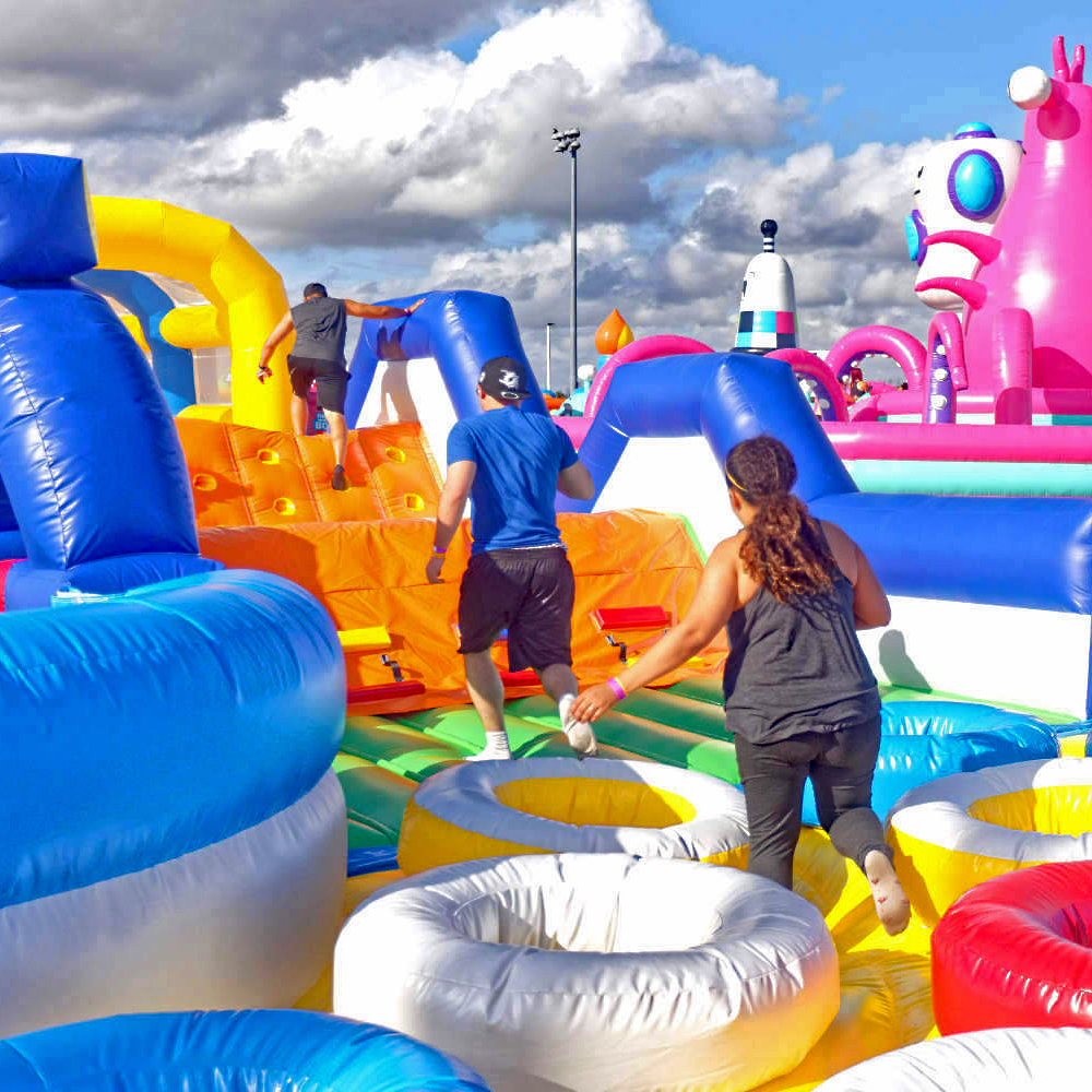 bigbouncecanada's tweet photo. Need plans for this weekend?
How about the world's biggest bouncy castle?! 

📍 Markham Fairgrounds, Toronto 
Book now: https://t.co/yBvpUkFg54 https://t.co/jhxrgAmbjP