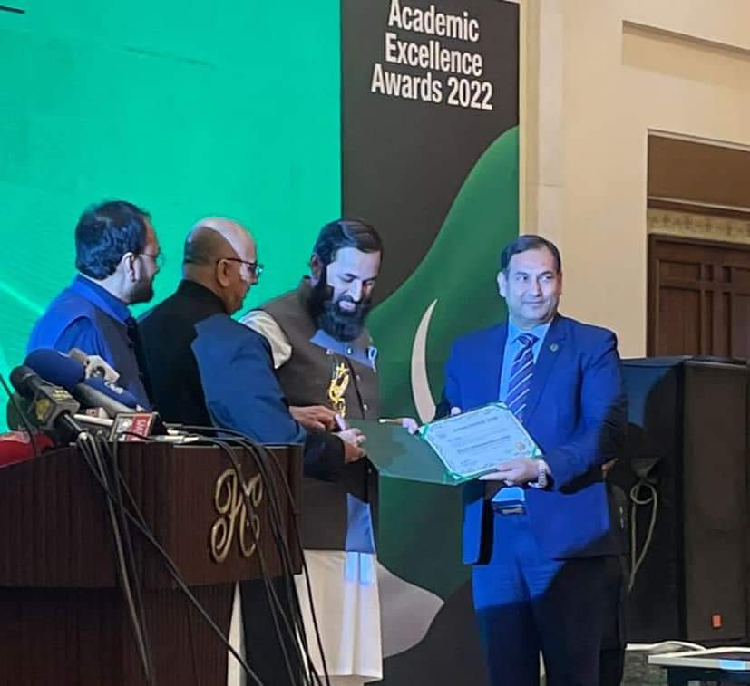 Dept_of_IT's tweet photo. Vice Chancellor Prof. Dr. Muhammad Suleman Tahir graced with 'SEE Academic Excellence Award 2022' in recognition of his services for KFUEIT's prominent positions in international academic rankings. 
#KFUEIT #HEC #HED #PHEC #APSUP #Academic_Excellence_Award_2022 #SEE_Pakistan https://t.co/xusf0Pgbqa
