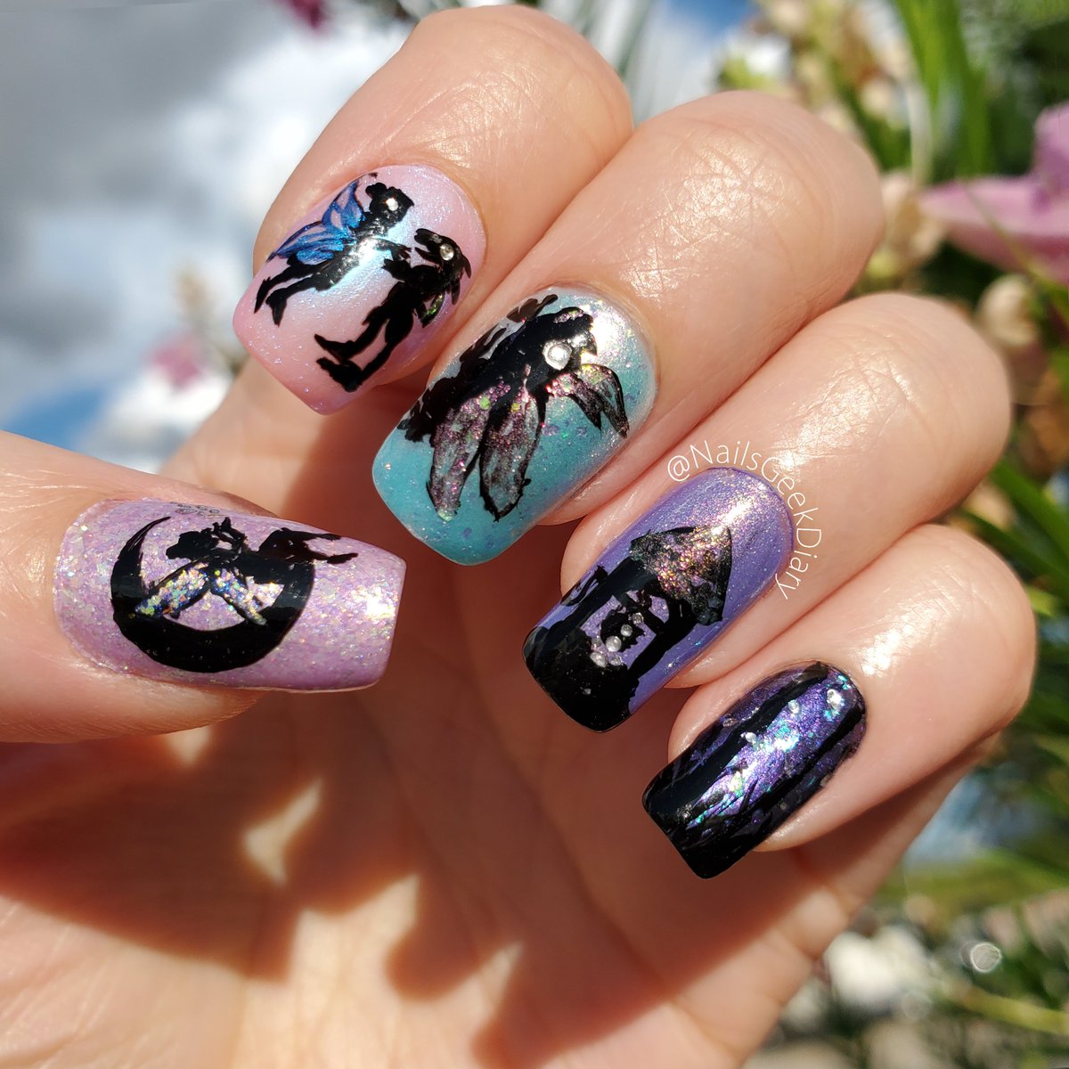 NailsGeekDiary's tweet photo. Heya! I had bought the #onceuponafairytale 🧚♀️ collection from @mooncatnyc a while ago, but just got around to using it this past weekend.
This collection is truly a dream. Loved it and makes me so excited to try more #mooncat.
Happy nail painting! 💅🏼 💗 https://t.co/Sbcx1Dy616