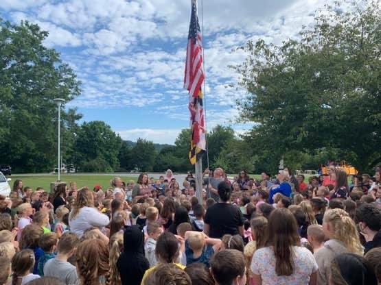 MrsRouzeeFCPS's tweet photo. I love starting the year with flag raising  at MYES! #fcpsfirstday https://t.co/NpojQNNmO6