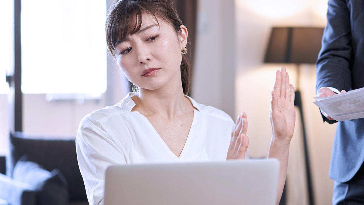 ChannelNewsAsia's tweet photo. Commentary: Why 'quiet quitting' could be good for you and your employer https://t.co/KwJzerHudG https://t.co/VEAX9W3ODM