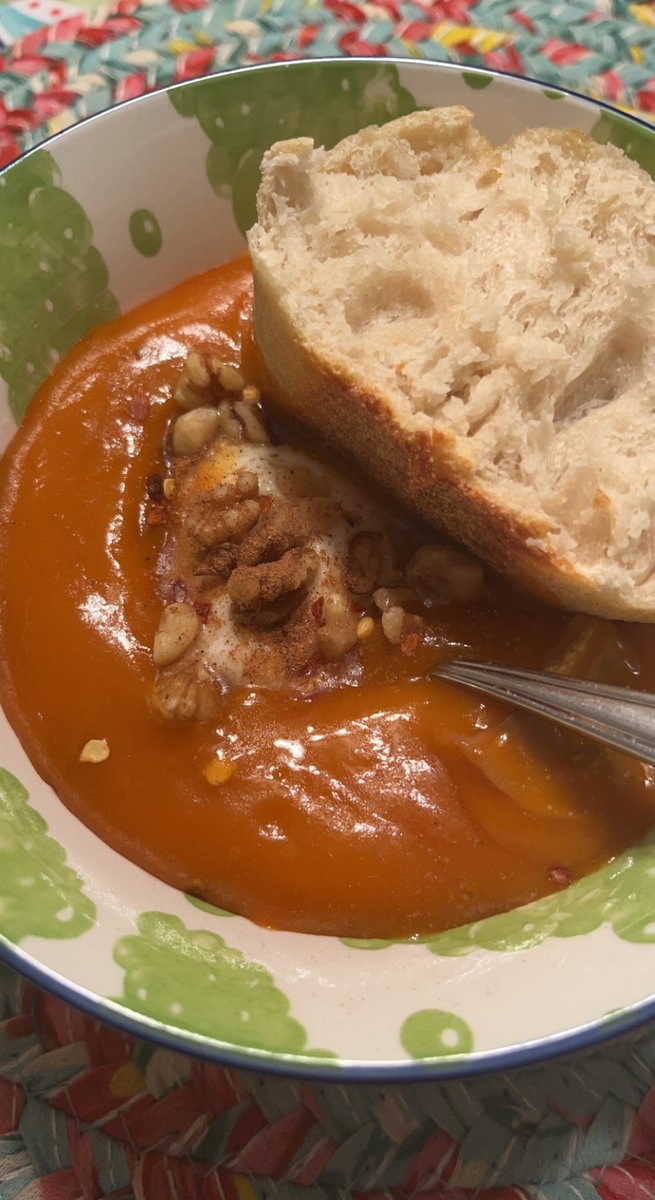 amoots's tweet photo. Is anyone else ready for fall foods?
Homemade Bread ๐ฅ
Carrot Ginger Soup ๐ฅ
#plantbased #cleaneatingrecipe #fromscratchwithlove https://t.co/nH0mtztUy3