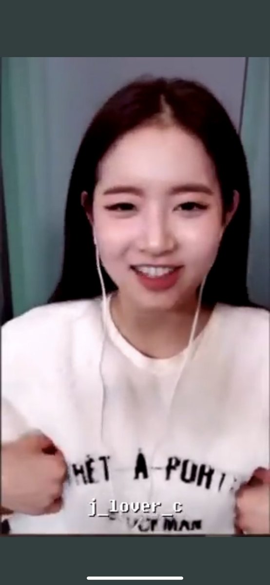 tuttilog's tweet photo. Si me ven un poco tímida ante la #𝚋𝑏y·𝚋ingus se debe a que su sonrisa es muy bonita (≧﹏ ≦)♡ aunque sé que dentro de nada la #𝑙eo·𐀔𝚊ngel se comenzará a reír de mis monerias, haría lo que sea por verla feliz en el #𝚌hoco幸𝚍ay. 𝕃ove 𝑦ou! 🍪♡

✩ #𝚖imi’s 𝑛ya𝚗! 🐈‍⬛ https://t.co/4585ddLgAq