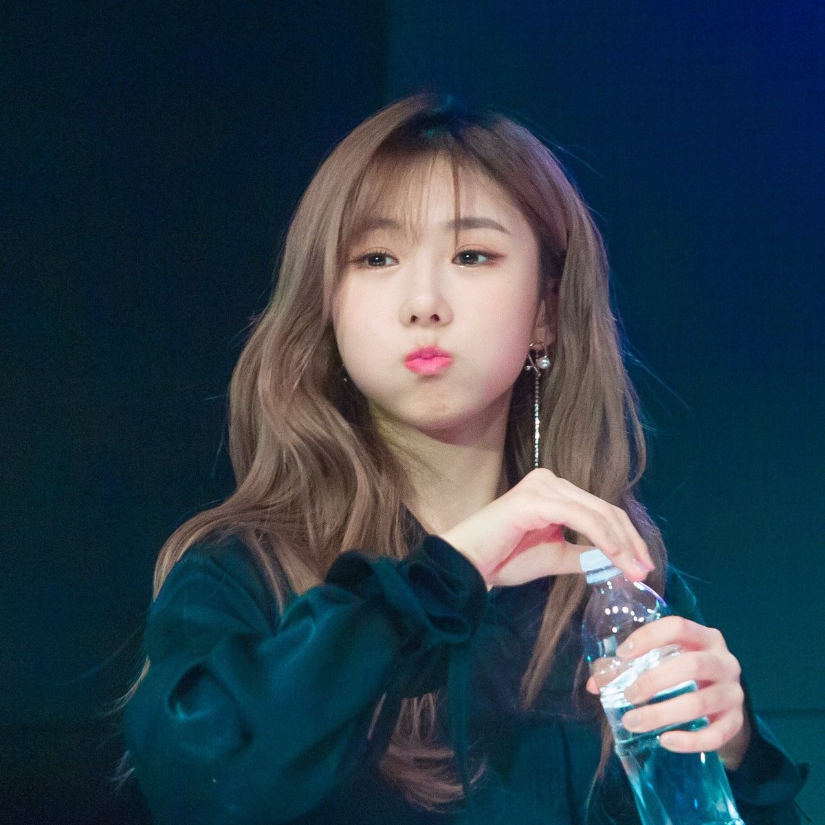 tuttilog's tweet photo. Mi tarea asignada de hoy era ser una 𝚑appy 𝑏aby y les explique a mis 𝚗enas que eso solo se lograba 𝑤ith #𝚄na𝚃arde𝙲on𝚂iena 🥞 por lo que salí de casita con mis pilchas más bonitas, esperando disfrutar del #𝕤iena·あ·𝕕ay. ℍappy 𝚋irth𝑑ay! ♡🎉 

𝕡lum--𝑎ngel! ✩ #𝙽ess https://t.co/O2tUCGOBzt