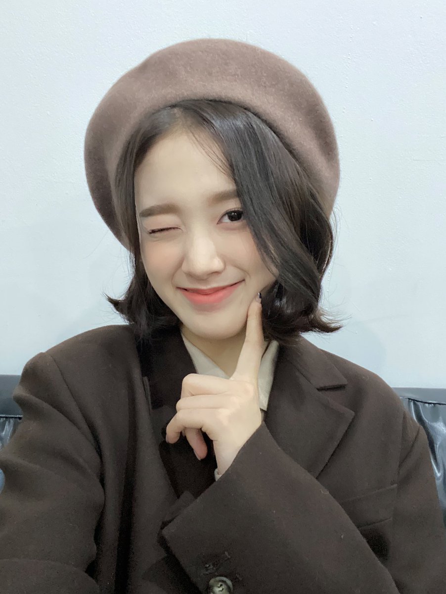 tuttilog's tweet photo. Mi tarea asignada de hoy era ser una 𝚑appy 𝑏aby y les explique a mis 𝚗enas que eso solo se lograba 𝑤ith #𝚄na𝚃arde𝙲on𝚂iena 🥞 por lo que salí de casita con mis pilchas más bonitas, esperando disfrutar del #𝕤iena·あ·𝕕ay. ℍappy 𝚋irth𝑑ay! ♡🎉 

𝕡lum--𝑎ngel! ✩ #𝙽ess https://t.co/O2tUCGOBzt