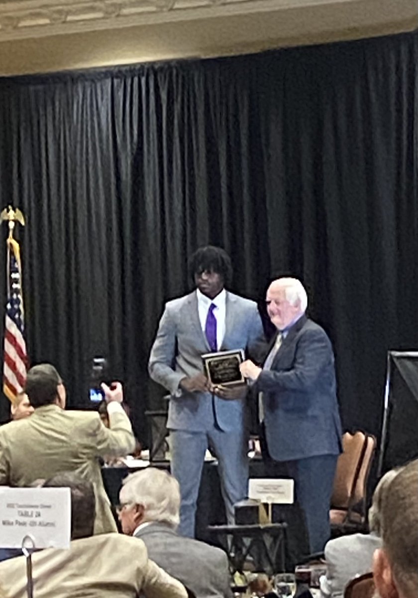 FBISDAthletics's tweet photo. Congrats to Ja’Koby Banks, Zachary Chapman, and Taylor Davis for being recognized on the TD Club Pre-Season Team! @MarshallBuffs @MHS_Buffs @RPHS_FB @RPHS_Panthers https://t.co/t0kZBLUhFl