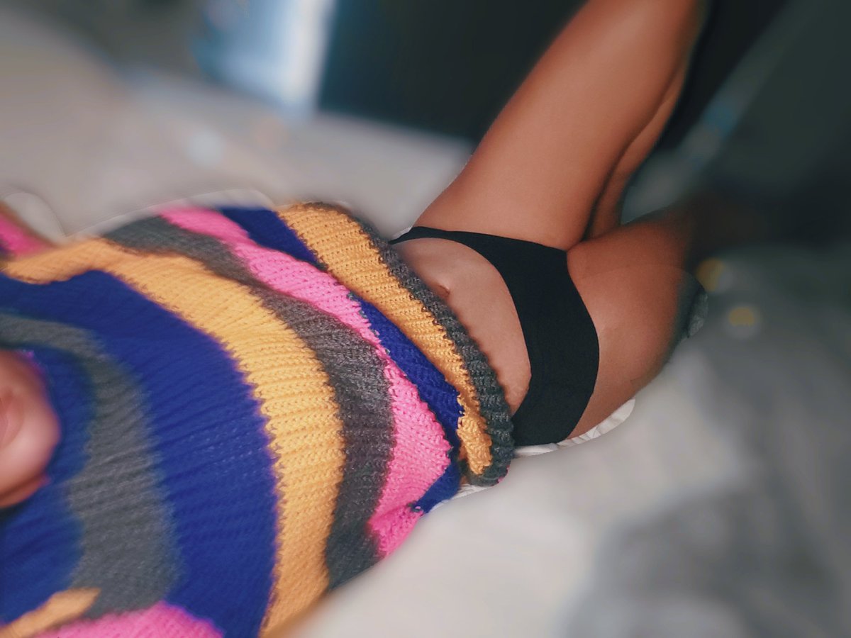 LetraSeductora's tweet photo. Hola seductor, estoy muy feliz coincidir contigo, BIENVENIDO a mi mundo 🌎 para una interacción más íntima y personalizada. Suscribete aquí 👇🏼 
https://t.co/HKT2gZe6eK 
Besos de nube 👄, buena vibra. 🍃 https://t.co/Bz2OgT4BAX https://t.co/Kvme1t5QmE