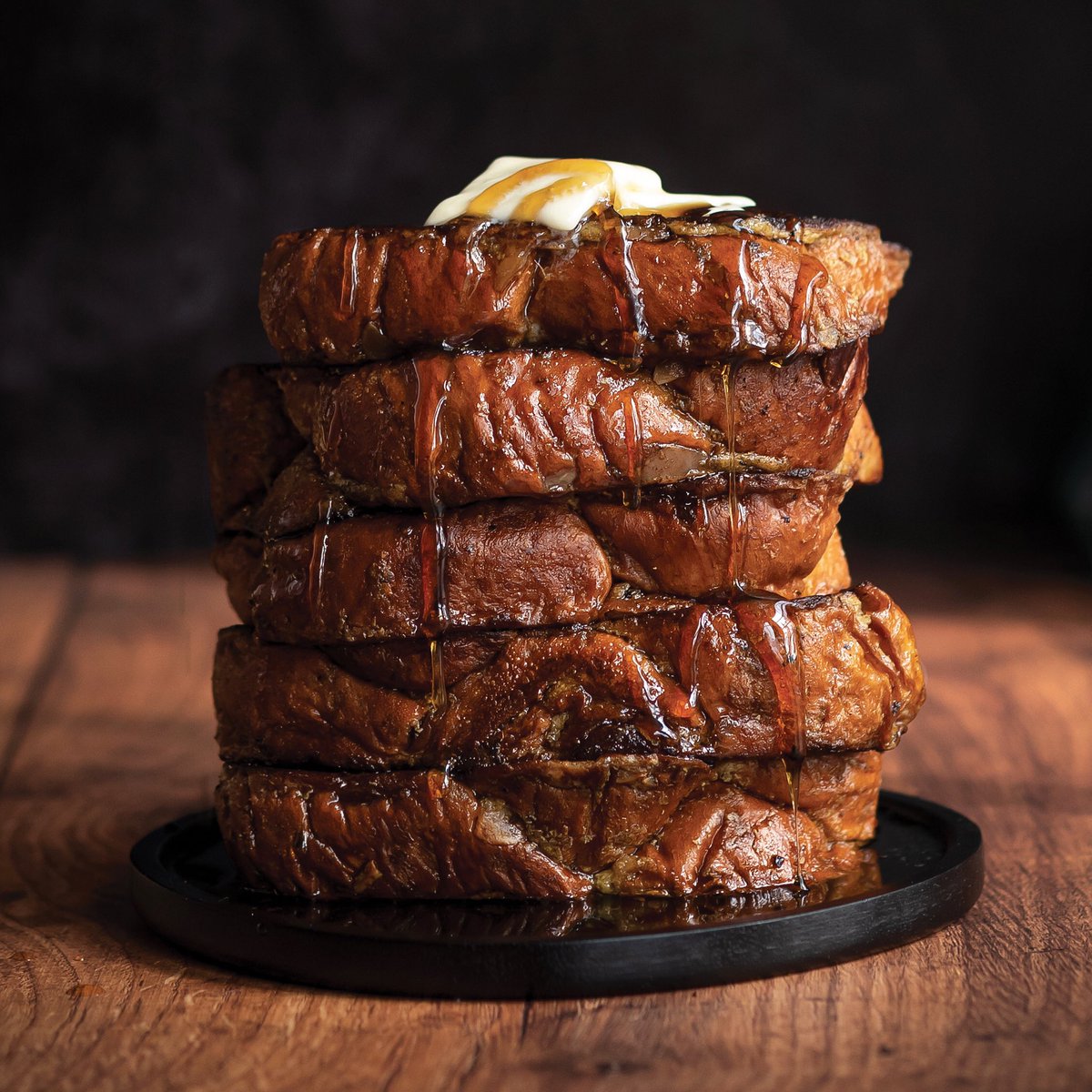 NikkiDinki's tweet photo. The perfect fast + easy solution for a veggie #Frenchtoast! 🥒🍞Simply blend up eggs, #zucchini and seasonings, and you have yourself an awesome French toast breakfast—with zucchini! Recipe at https://t.co/Mk4O7hBkxP! #MoreVeggiesPlease #veggiesforbreakfast #veggietwist https://t.co/t5j2OZpB67