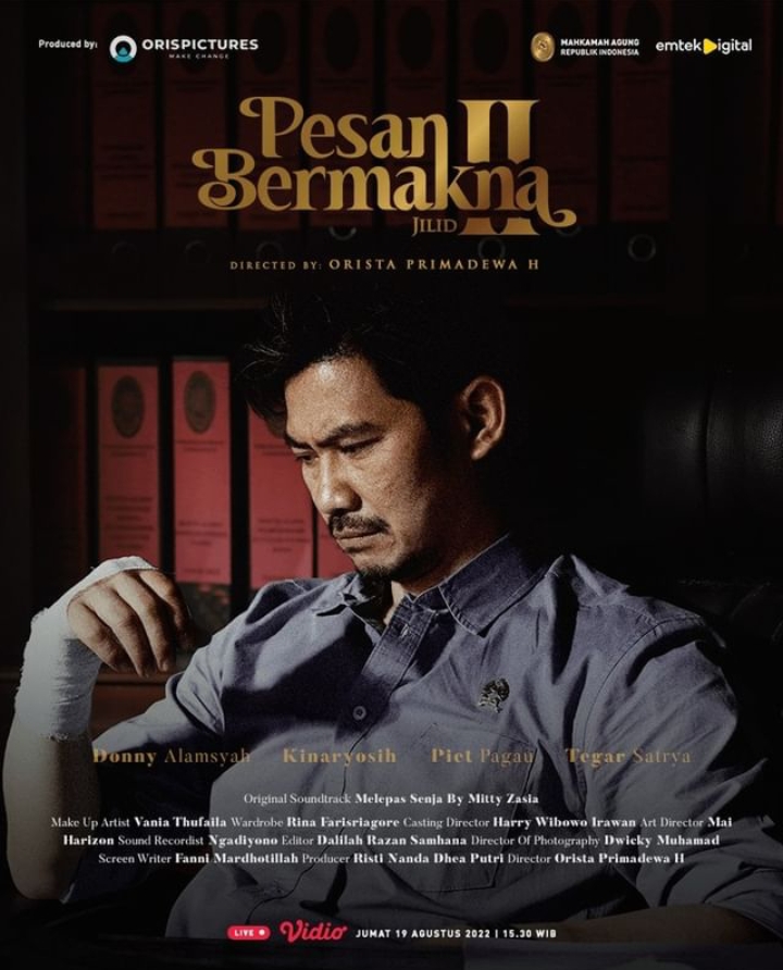 Yuli_April's tweet photo. Bulan ini dapet prodject bareng Mas Dony Alamsyah dan nanti tgl 19 filmnya tayang di https://t.co/r5ZsBKP8ul

kalo dipikir-pikir magic juga yaa padahal dulu kerjaanku pas masih kecil cuma bisa nontonin filmnya yang bertema nasionalis tiap agustusan 😆 https://t.co/t1H2D1h7RZ