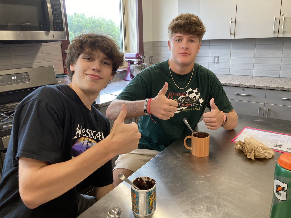 PRMrsJones's tweet photo. First lab of the semester in #culinary1 #mugcakes @SKochPR @IndustryCareers https://t.co/qqSeG8T0FN