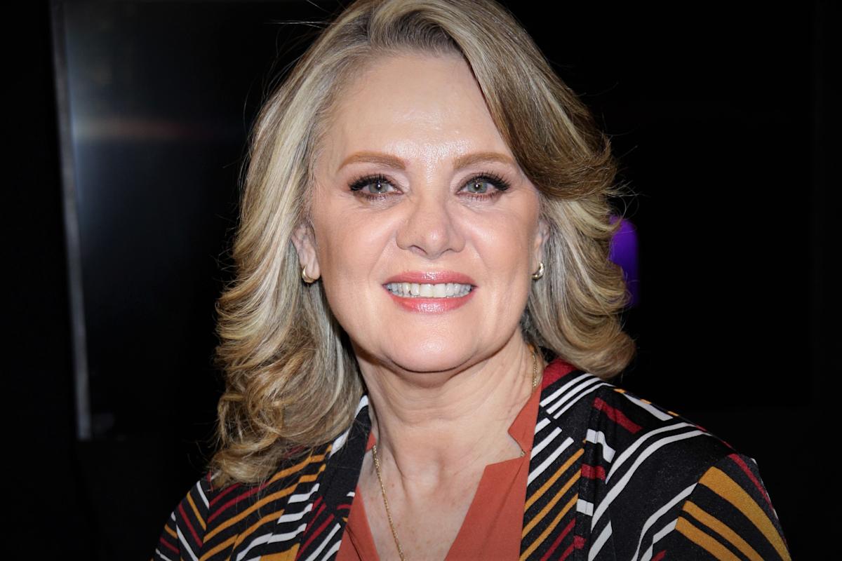 FebreLatina's tweet photo. Fivela de respeito, ops, Emmanuel Palomares será o protagonista de #PerdonaNuestrosPecados com Oka Ginner. 

A novela de Lucero Suárez também contará com a atuação antagônica de Jorge Salinas e o regresso as telenovelas de Erika Buenfil após 1 ano de ausência. https://t.co/oXtDNlL5HC