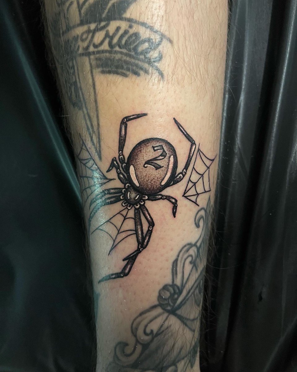 emillionz_'s tweet photo. some recents <3 
dm me for tattoo inquiries ✨ https://t.co/VwFYjNAzJB