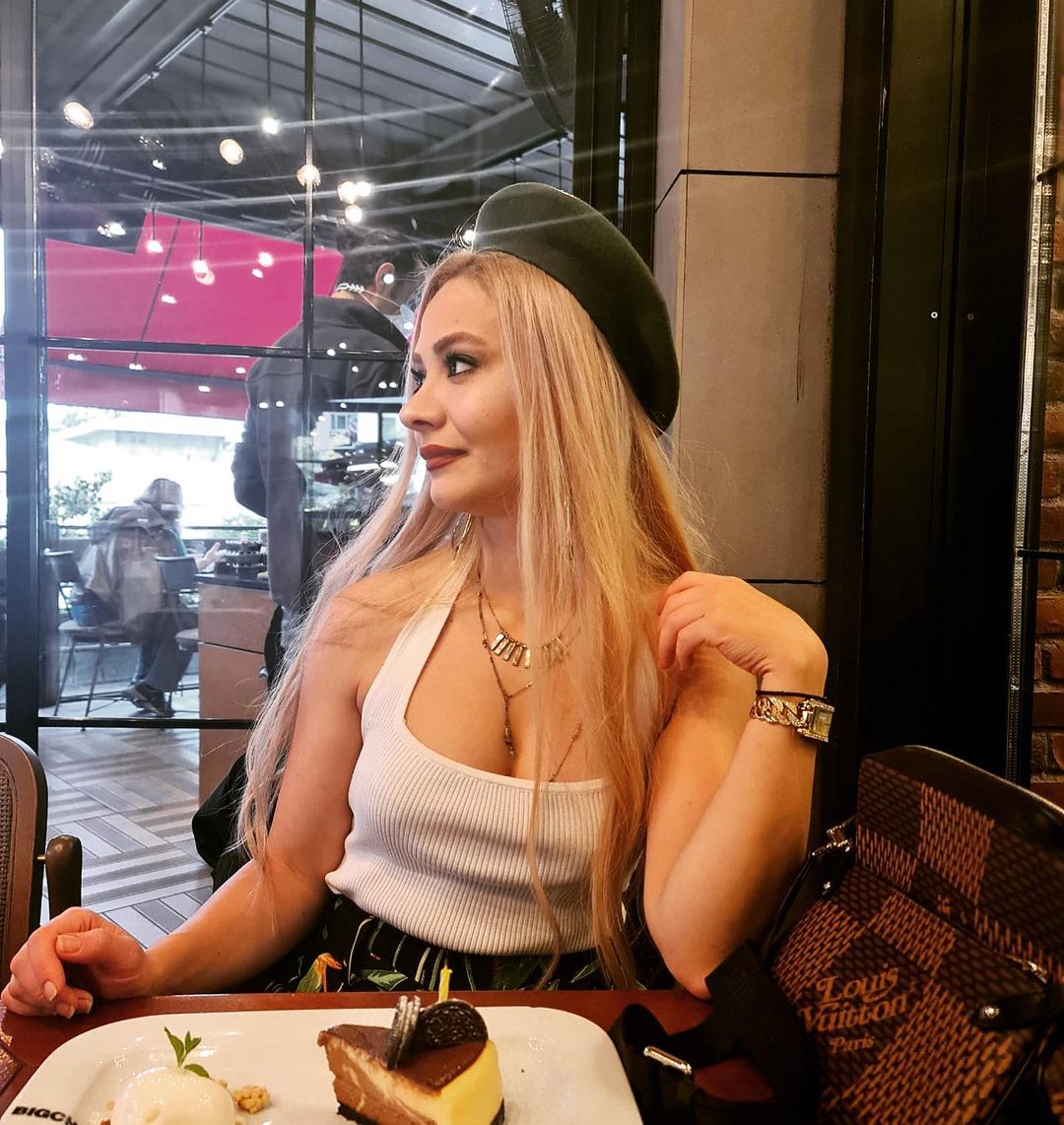 15 Dakika altında boşalanlar mesaj atsın uzatmak için yardım edicem