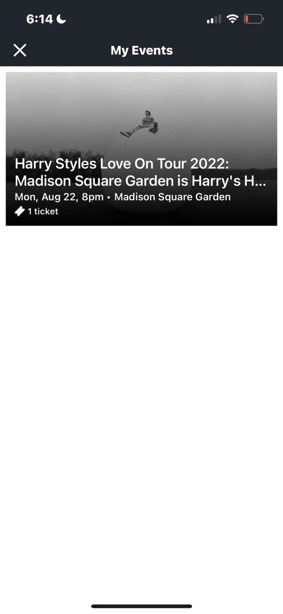 AmmiiiiD's tweet photo. OH MY GOD ITS HAPPENING #HarryStyles #LoveOnTour #harrymsg https://t.co/W8nsZxiqLy