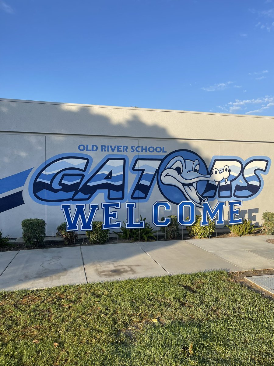 OldRiverGators's tweet photo. We loved welcoming all of our students and families today! It was a great day to be a GATOR!  @OldRiverGators @DowneyUnified @DowneyTeacher https://t.co/QJPlmKik3h