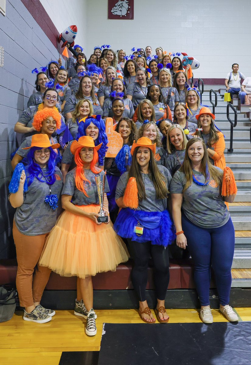 CabCoSchools's tweet photo. Congrats to @ROSArockets, our #CCSRISE2022 School Spirit winner! 👍 ♥️ 🎉 https://t.co/zlRIaxaBP4