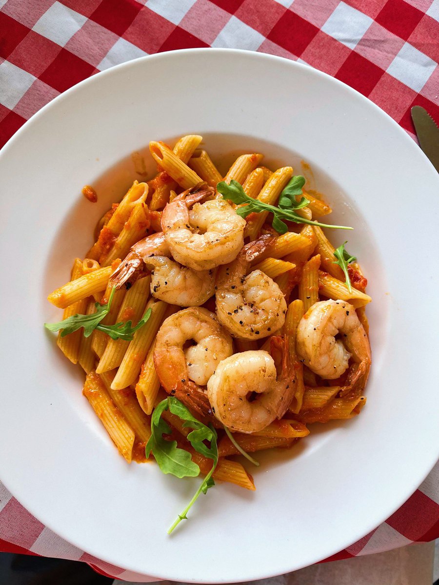 VisitSPC's tweet image. With it’s amazingly delicious Italian cuisine, extensive wine list, and sidewalk dining, this charming “Old World” restaurant in Gulfport will have you feel like you’re dining on the actual streets of Italy! Have you ever dined at Pia's Trattoria? 🇮🇹🍝🍷 #Gulfport #Florida
