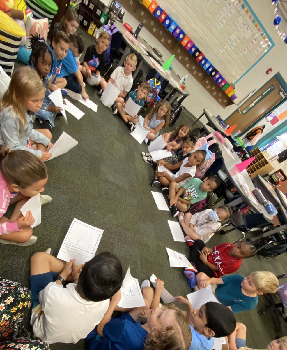 BCEMrsPerry's tweet photo. What an awesome #GCISDFirstDay of school @BearCreekElem These second graders were all about writing about their feelings and creating their Classroom Social Contract. We definitely have the #BESTatBCE #CKH https://t.co/y9AvCLuWLN